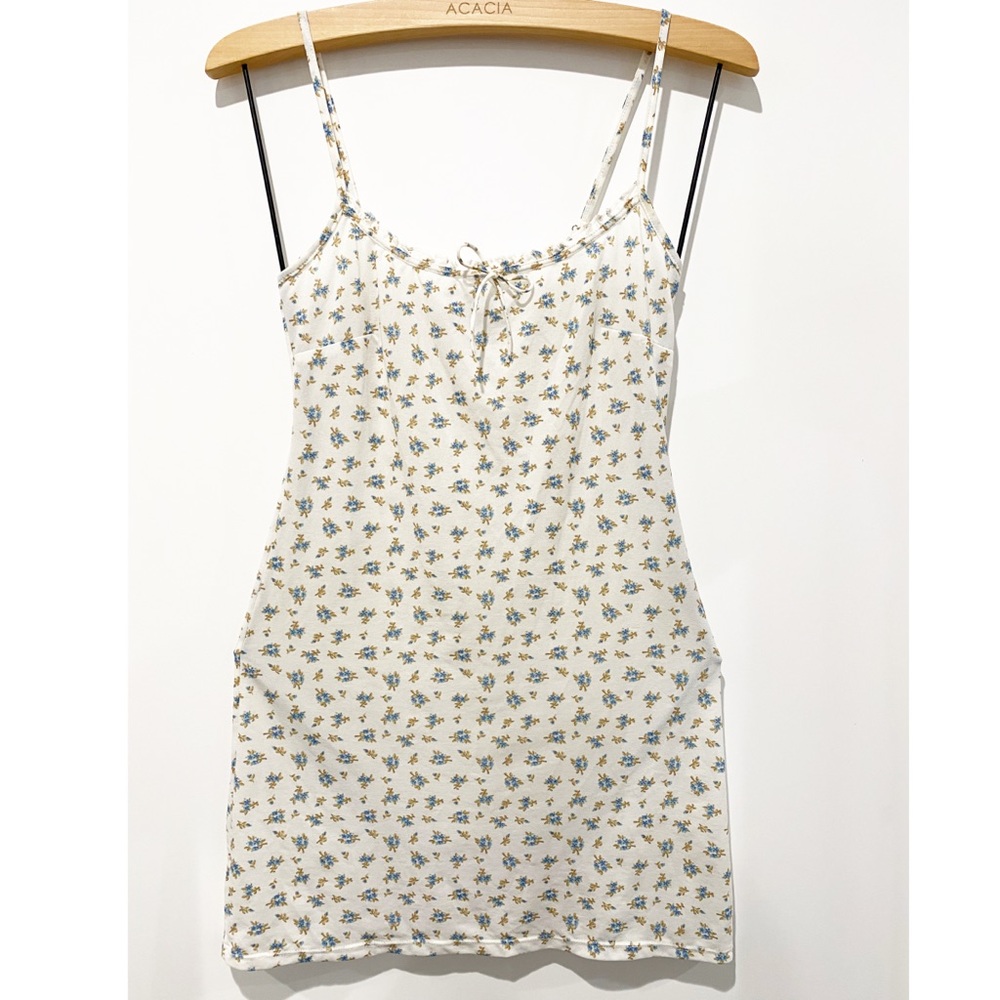Her pony the label Floral Mini Dress.